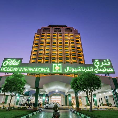 Holiday International Шарджа Экстерьер фото